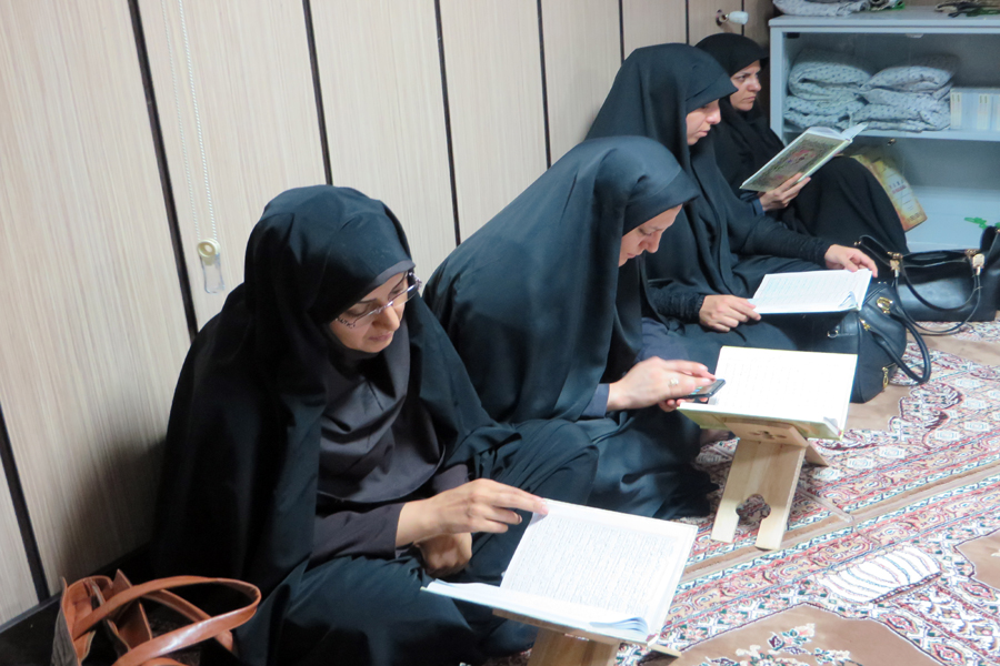 برگزاری برنامه جزءخوانی قرآن در امور مالیاتی لرستان + عکس