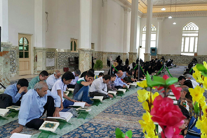 ترتیلخوانی قرآن در آستان امامزاده عبدالله(ع) + عکس ترتیلخوانی قرآن در آستان امامزاده عبدالله(ع) + عکس