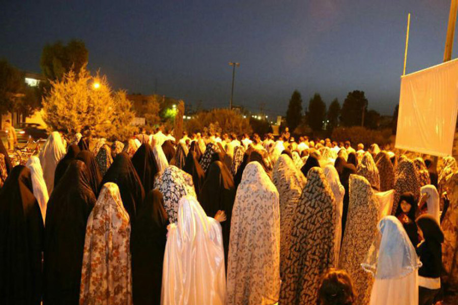 اقامه نماز جماعت در پارک مهرگان کوهدشت + عکس اقامه نماز جماعت در پارک مهرگان کوهدشت + عکس
