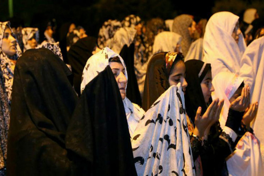 اقامه نماز جماعت در پارک مهرگان کوهدشت + عکس اقامه نماز جماعت در پارک مهرگان کوهدشت + عکس