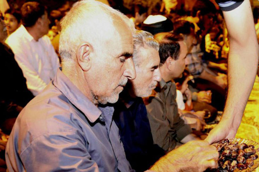 اقامه نماز جماعت در پارک مهرگان کوهدشت + عکس اقامه نماز جماعت در پارک مهرگان کوهدشت + عکس