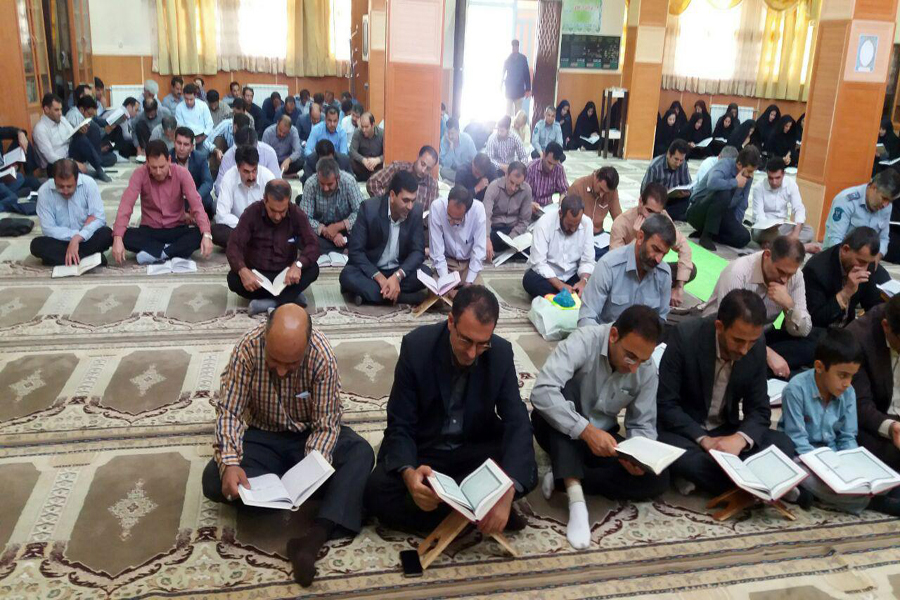 برگزاری محفل انس با قرآن در دانشگاه آزاد واحد خرم‌آباد