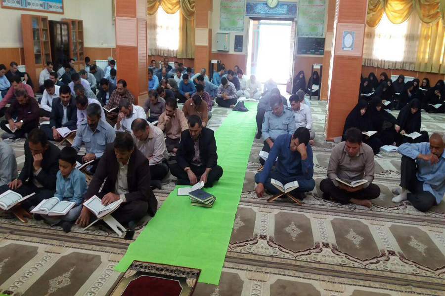 برگزاری محفل انس با قرآن در دانشگاه آزاد واحد خرم‌آباد
