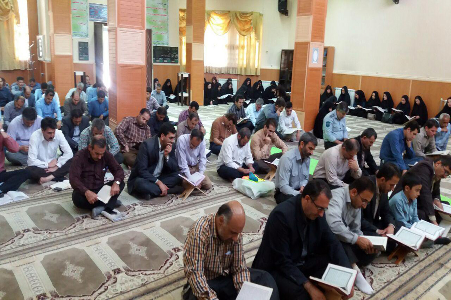 برگزاری محفل انس با قرآن در دانشگاه آزاد واحد خرم‌آباد