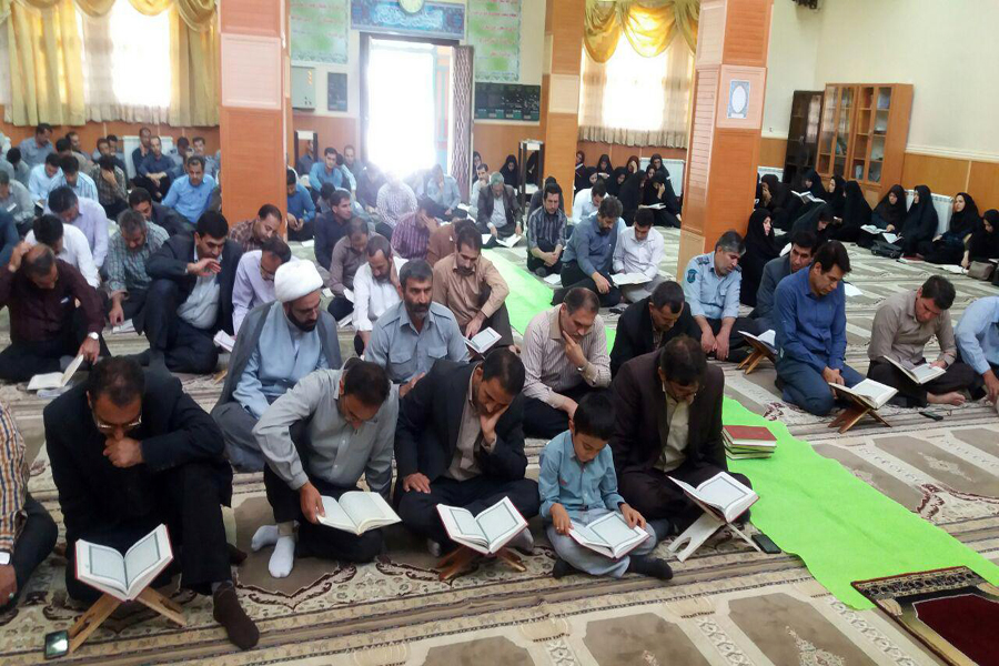 برگزاری محفل انس با قرآن در دانشگاه آزاد واحد خرم‌آباد
