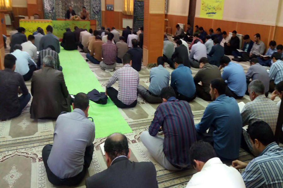 برگزاری محفل انس با قرآن در دانشگاه آزاد واحد خرم‌آباد