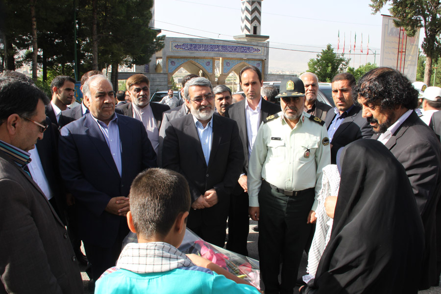 رونمایی وصیت‌نامه شهید «حیدریان» با حضور وزیر کشور  در لرستان + عکس