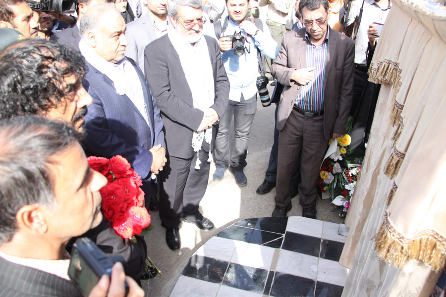رونمایی وصیت‌نامه شهید «حیدریان» با حضور وزیر کشور  در لرستان + عکس