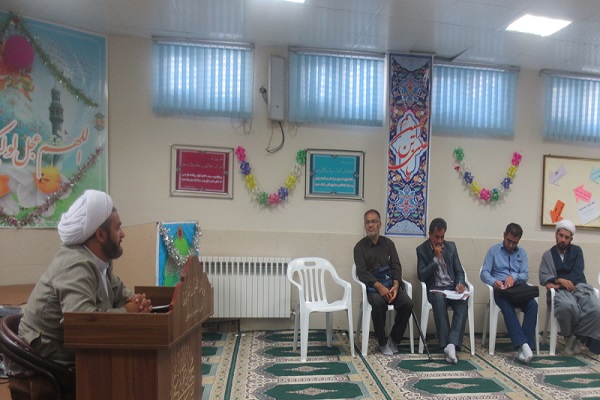 نخستین جلسه هم‌اندیشی اتحادیه مؤسسات قرآنی آران و بیدگل برگزار شد