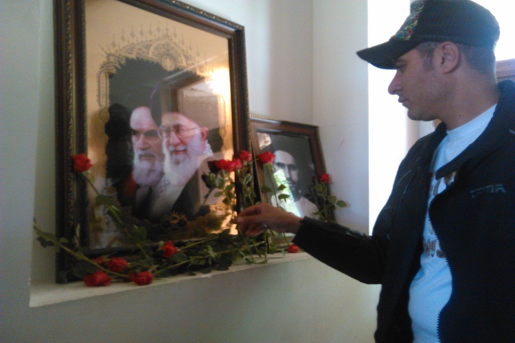 محل تولد امام خمینی(ره) به دست موتورسواران اراکی گلباران شد