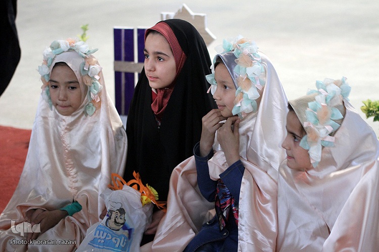 تلاوت کودکانه هر شب یک صفحه از کلام‌الله در نمایشگاه قرآن