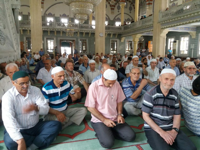 گروه تواشیح «مشکات» در میدان تقسیم استانبول + عکس