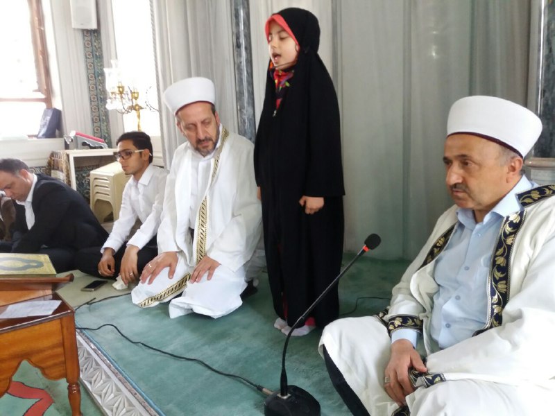 گروه تواشیح «مشکات» در میدان تقسیم استانبول + عکس
