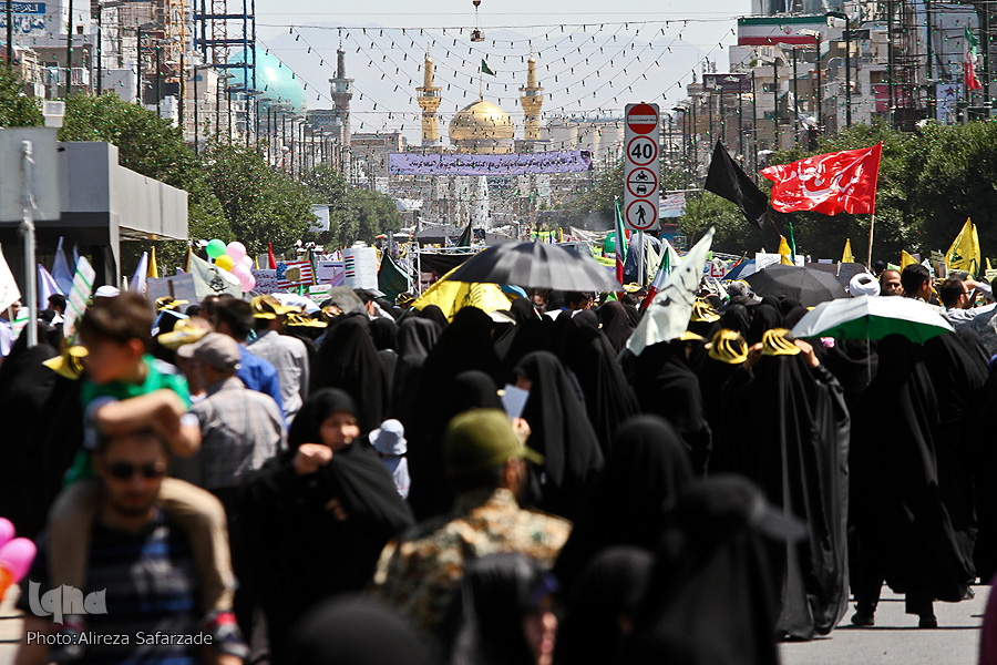 شکوهی دیگر در جوار حرم رضوی/ «آری قدس؛ تو پاره تن اسلامی»