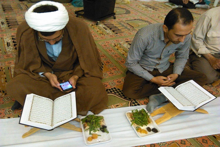 بیش از 10 هزار نفر میزبان افطاری ساده خمین شدند