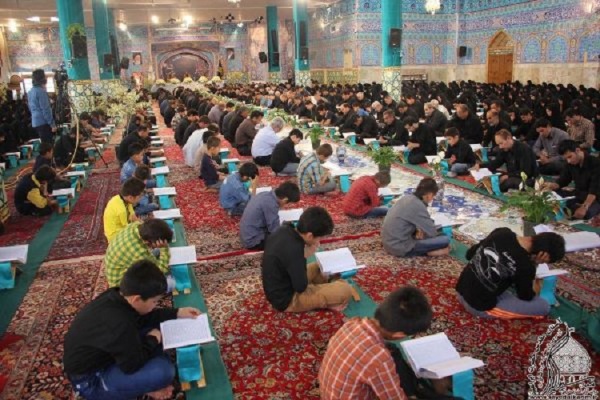 جزء خوانی قرآن کریم در آستان مقدس حضرت سیدالکریم(ع)+تصاویر