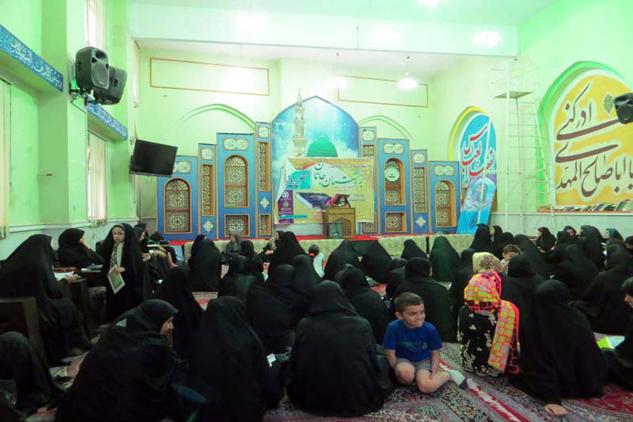 عکس بر آستان جانان خواهران