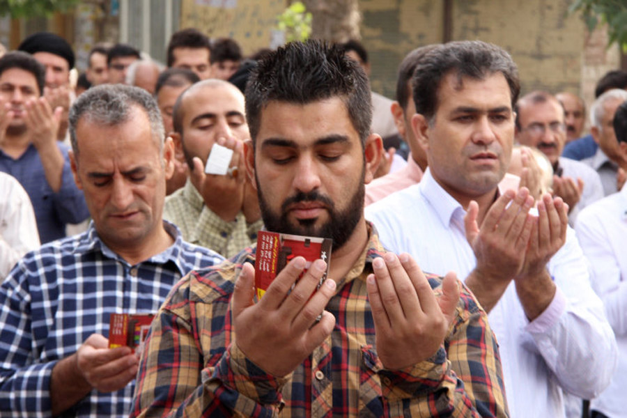گزارش تصویری اقامه نماز عید سعید فطر در لرستان