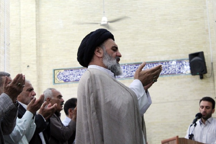 برپایی باشکوه نماز عید سعید فطردر مساجد و حسینیه‌ سنندج