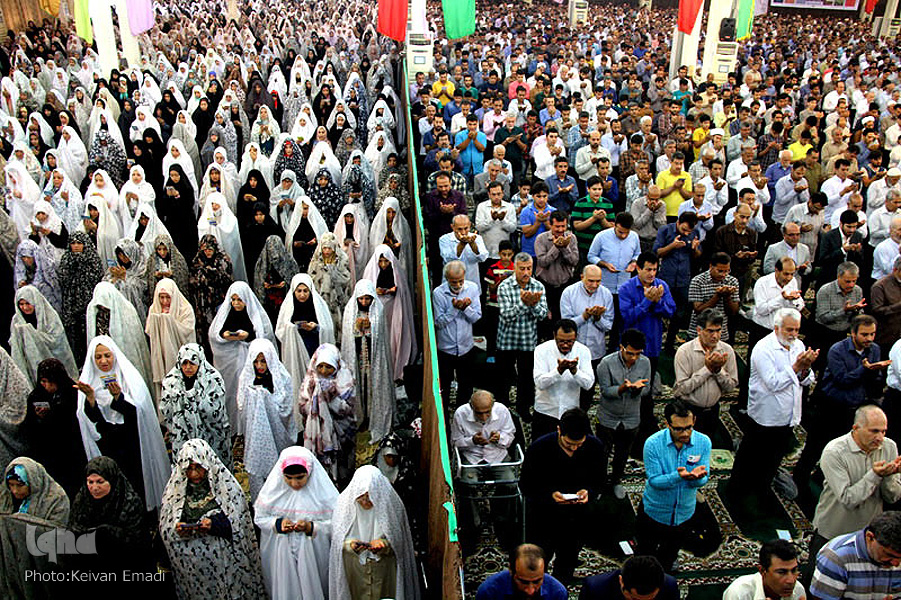 نماز عید سعید فطر در مصلای بوشهر