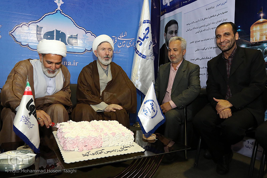 جشن تولدی که حاضرانش هم میزبانند و هم میهمان/ مولودی که آمد تا از قرآن بگوید جشن تولدی که حاضرانش هم میزبانند و هم میهمان/ مولودی که آمد تا از قرآن بگوید