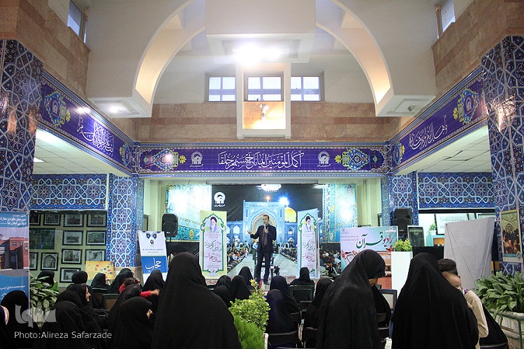 در حال//میهمانی قرآن در خانه شرقی‌ترین خورشید