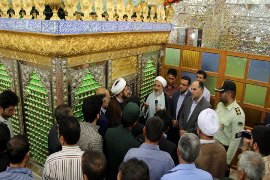 آیین غبارروبی حرم امامزاده محمد(ع) کوهدشت + عکس