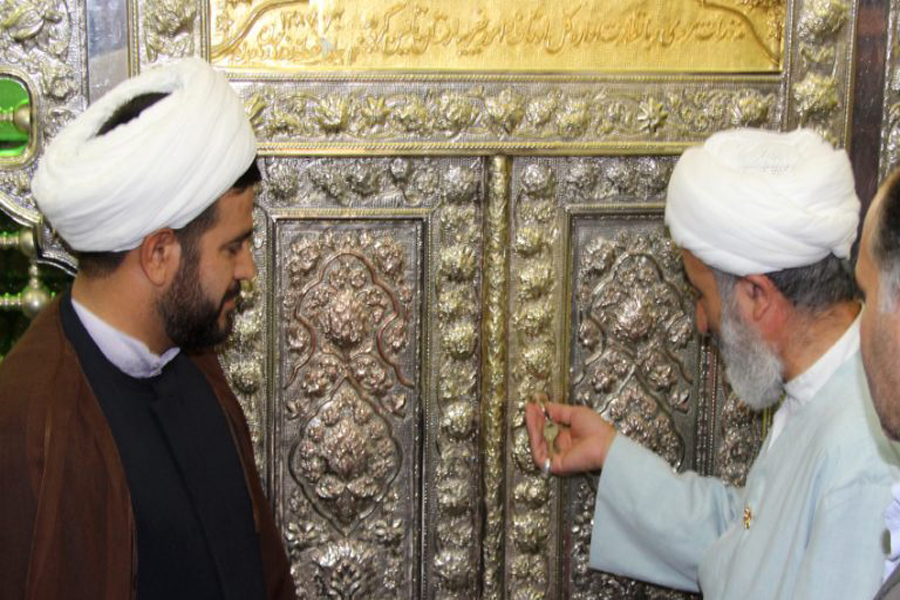 آیین غبارروبی حرم امامزاده محمد(ع) کوهدشت + عکس