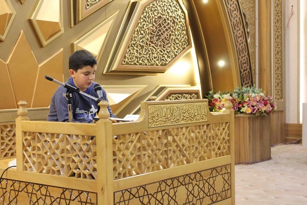 شروع مجدد جلسات تخصصی قرآن «غلامرضا شاهمیوه» در اصفهان شروع مجدد جلسات تخصصی قرآن «غلامرضا شاهمیوه» در اصفهان