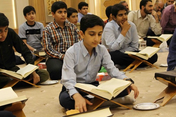 شروع مجدد جلسات تخصصی قرآن «غلامرضا شاهمیوه» در اصفهان شروع مجدد جلسات تخصصی قرآن «غلامرضا شاهمیوه» در اصفهان