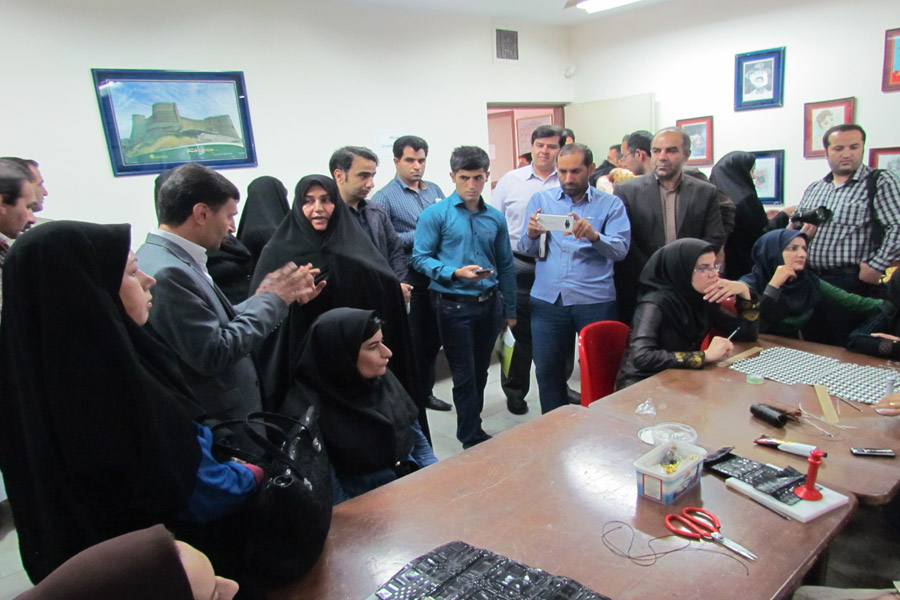 بازدید خبرنگاران از مرکز نگهداری کودکان بی‎سرپرست  عکس