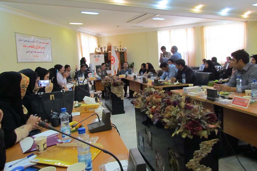 بازدید خبرنگاران از مرکز نگهداری کودکان بی‎سرپرست  عکس