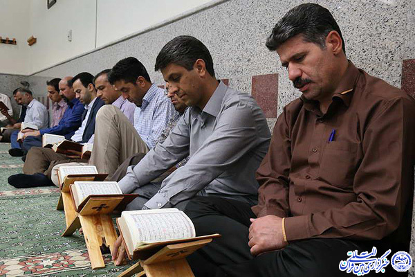 برگزاری محفل «انس با قرآن» در یزد +عکس