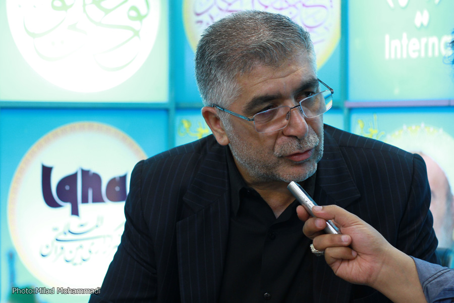 حضور رئیس جهاد دانشگاهی در غرفه ایکنا
