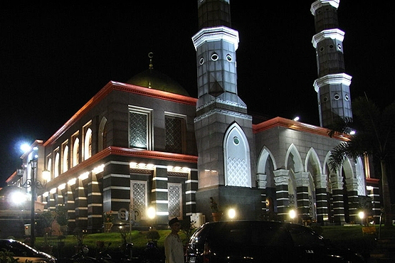 ساخت مسجد دوستدار محیط زیست در اندونزی