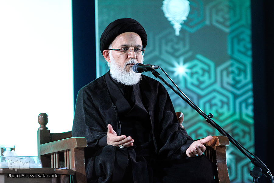 همراه با ملائک در حریم قدسی امام رئوف(ع)/ شبی که بهترین تقدیرها رقم خورد