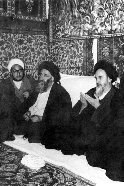 جشن در قم بمناسبت آزادی امام خمینی (ره) از زندان در سال ۴۳ جشن در قم بمناسبت آزادی امام خمینی (ره) از زندان در سال ۴۳