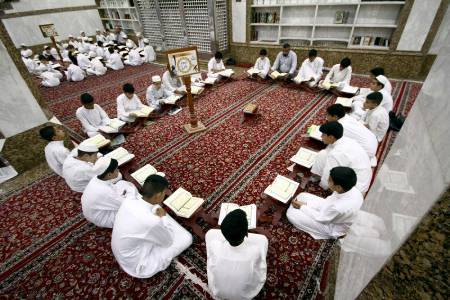 استقبال گسترده مردمی از دوره‌های قرآنی آستان عباسی