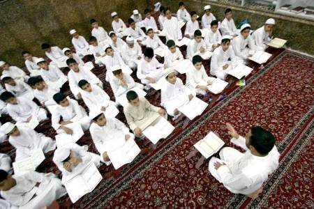 استقبال گسترده مردمی از دوره‌های قرآنی آستان عباسی