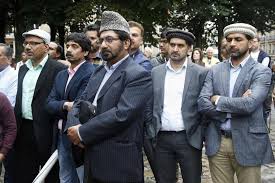 انگلیسی/ اجبار مسلمانان فرانسه برای نشان دادن مخالفت خود با افراط‌گرایی