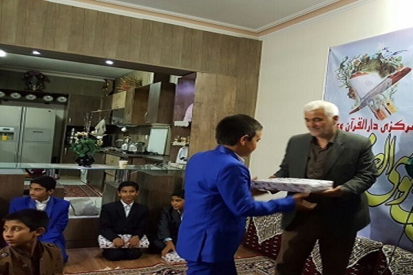 تجلیل از 16 قاری و حافظ قرآن در مشهد
