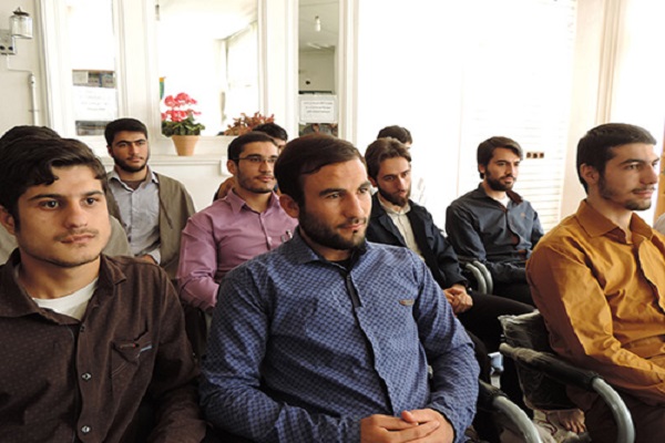 اولین مشوق من برای حفظ قرآن، رهبرم امام خامنه‌ای بود