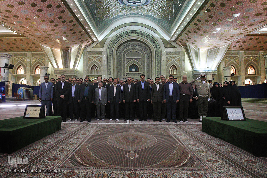 تجدید میثاق اعضای جهاد دانشگاهی با آرمانهای امام راحل تجدید میثاق اعضای جهاد دانشگاهی با آرمانهای امام راحل