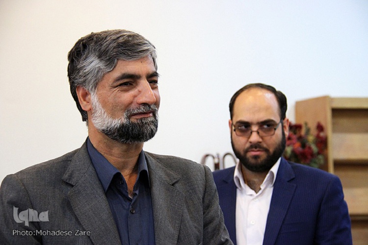 ارتقاء فرهنگ کتابخوانی در جامعه توسط خبرنگاران