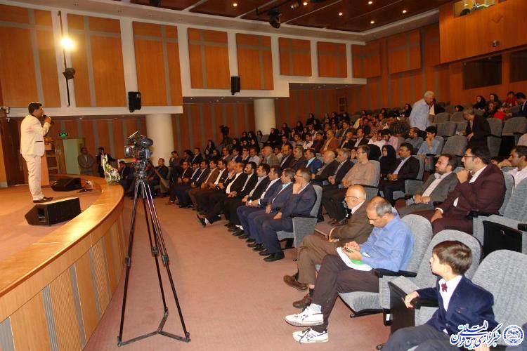 انتقاد سازنده، حق خبرنگاران است