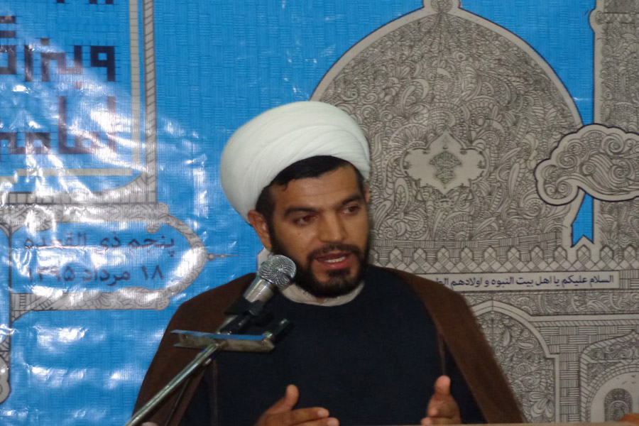 رونمایی از تمبر یادبود امامزاده زیدبن علی(ع) خرم‌آباد + عکس