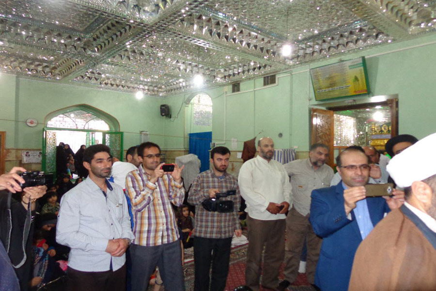 رونمایی از تمبر یادبود امامزاده زیدبن علی(ع) خرم‌آباد + عکس
