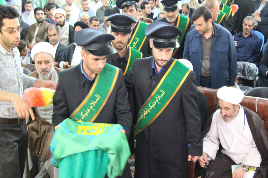 رونمایی پرچم گنبد امامزاده محمد(ع) کوهدشت + عکس