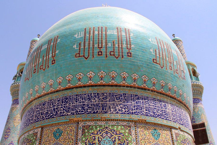 رونمایی پرچم گنبد امامزاده محمد(ع) کوهدشت + عکس