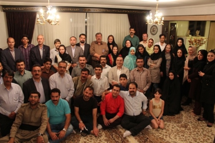 دیدار خبرنگاران کردستانی با «ابراهیم دلاوری» پیشکسوت عرصه خبر دیدار خبرنگاران کردستانی با «ابراهیم دلاوری» پیشکسوت عرصه خبر